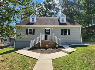 355 Red Oak Dr, Hopewell, VA 23860