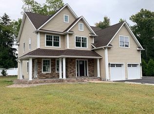 9 Laurel Pl, Fairfield, NJ 07004