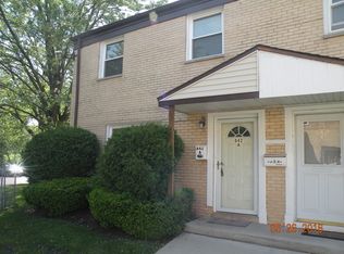 842 Colonial Dr APT A, Wheeling, IL 60090