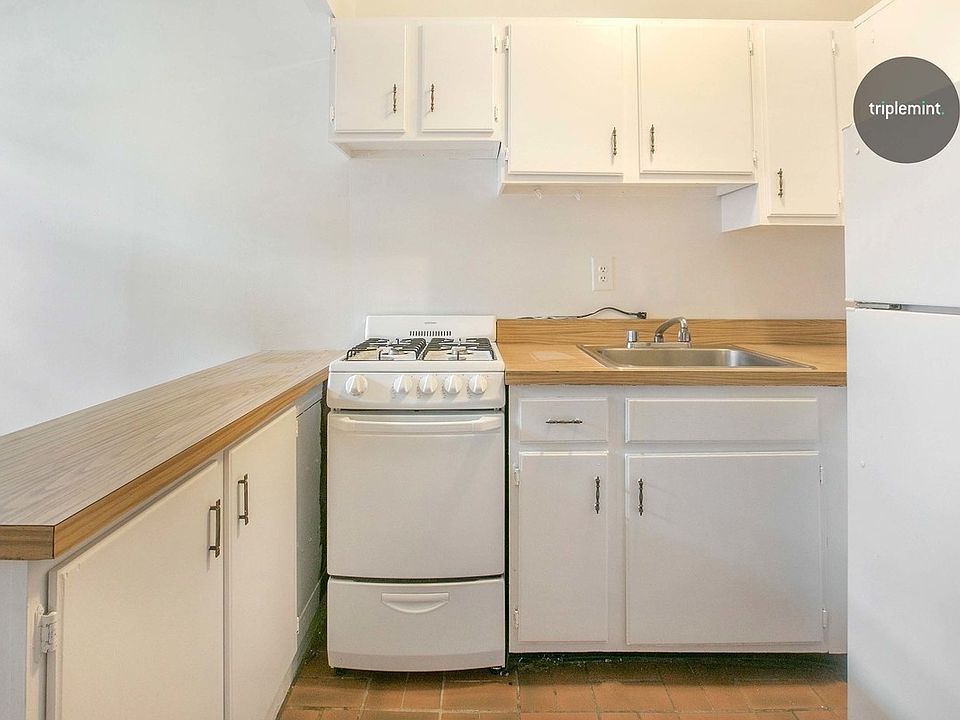 2nd image of 160 Bleecker St APT 7EE