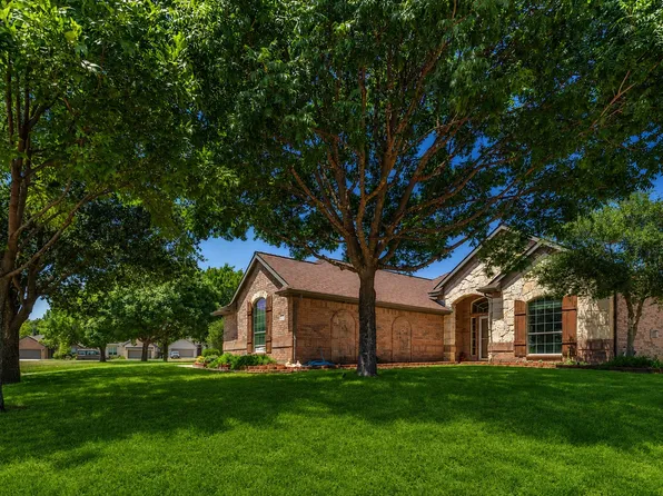 101 Indian Paint Dr, Justin, TX 76247