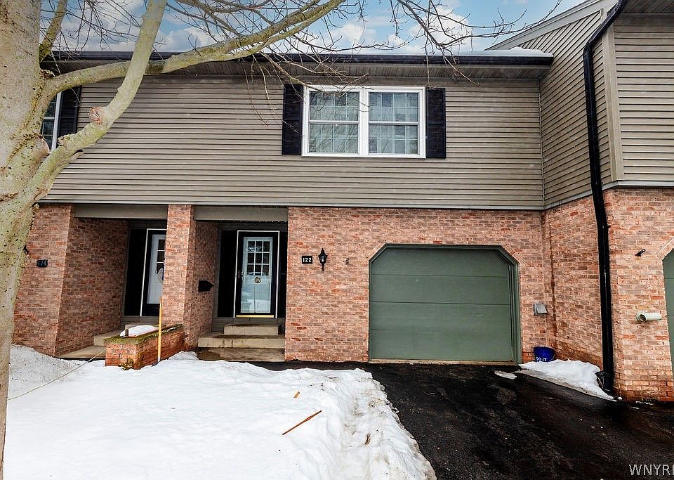 1st image of 122 Bridle Path