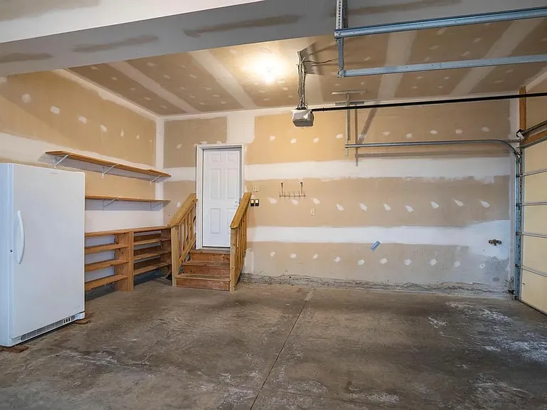 120 Meadowview Dr — Photo 51