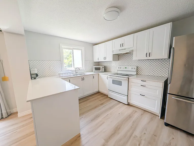 105 Tupper Dr — Photo 9