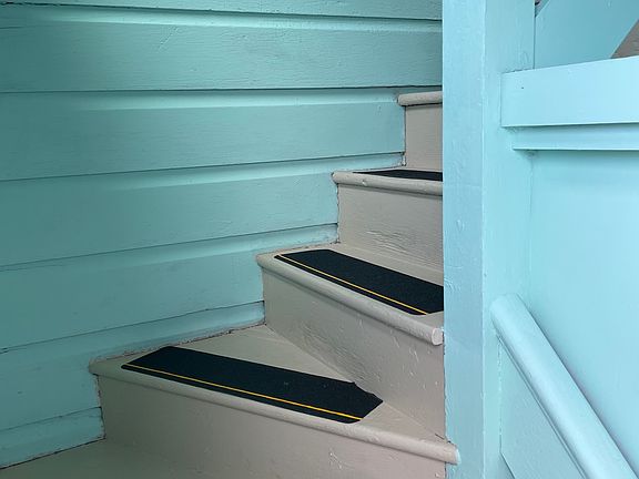 stairs to backyard