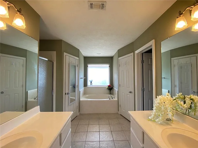 2309 Norham Dr — Photo 10
