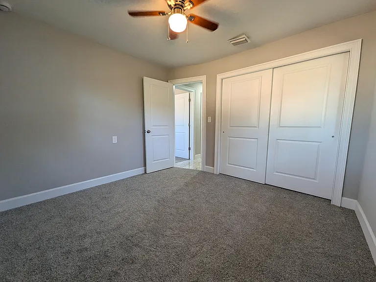 5523 Venetian Blvd NE — Photo 28