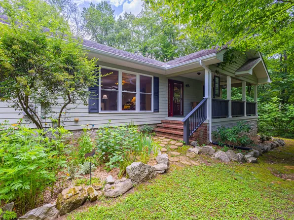 127 Bobtown Cir, Sewanee, TN 37375
