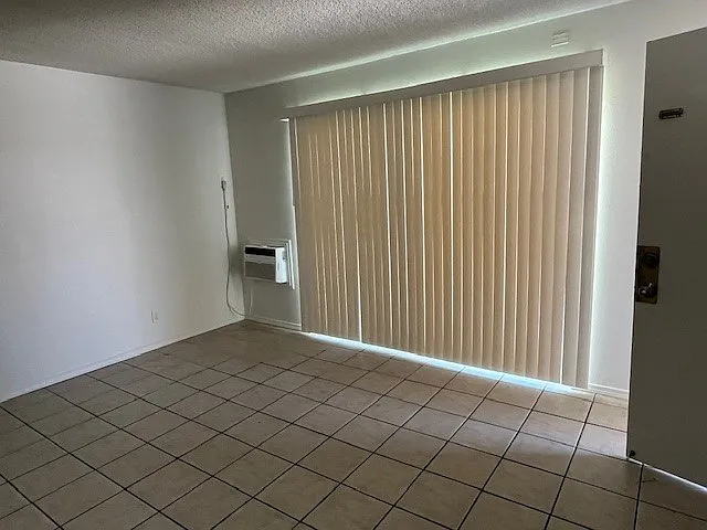 Studio, $1,395 — Photo 2