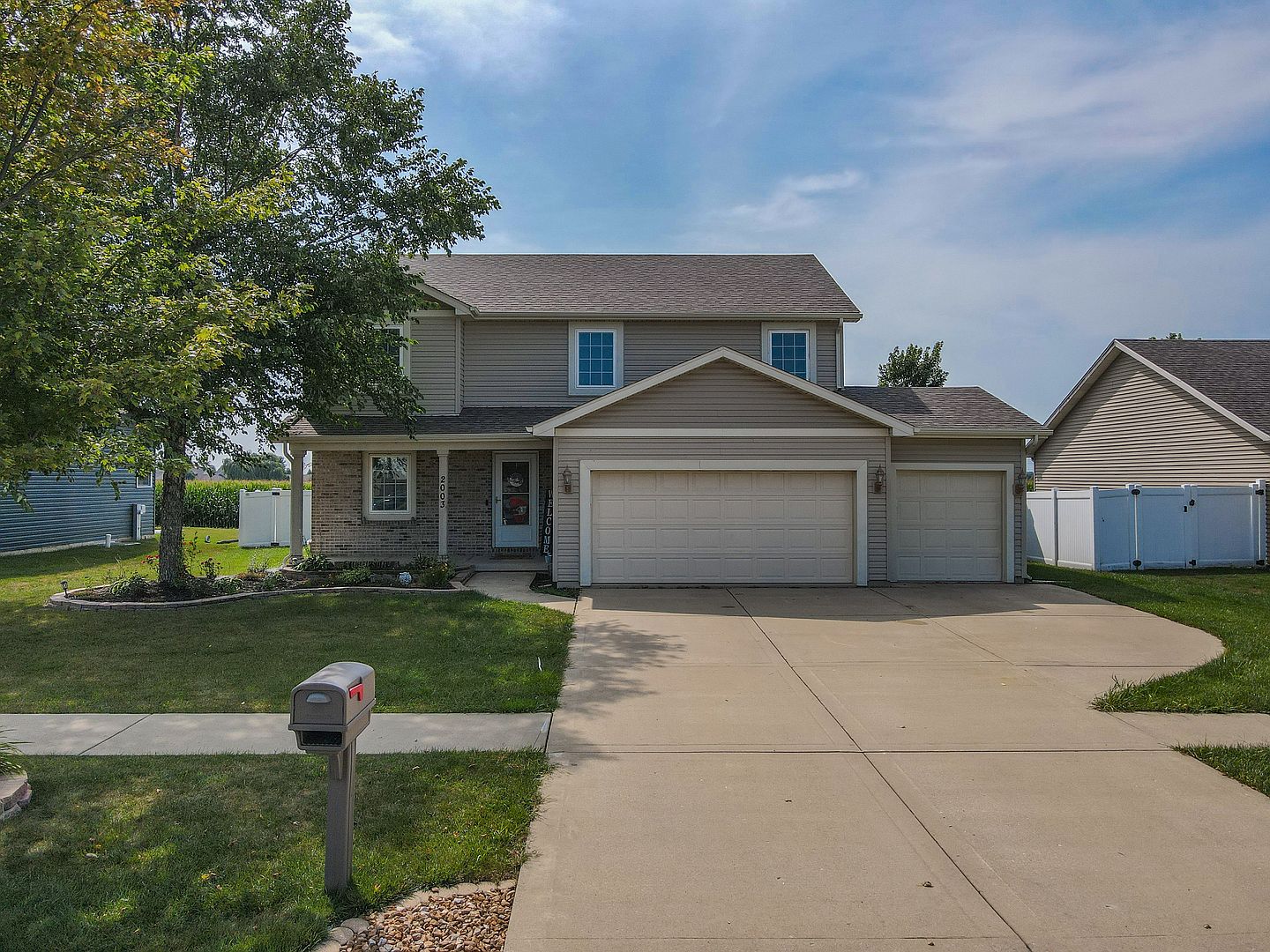 2003 Summerfield Ln, Bourbonnais, IL 60914 Zillow