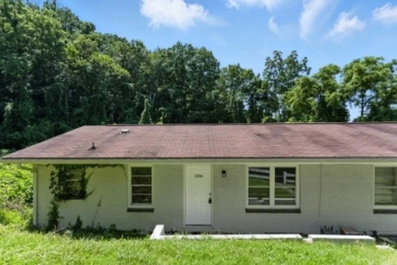 2 bed, 1.0 bath, $1,150 — Photo 1