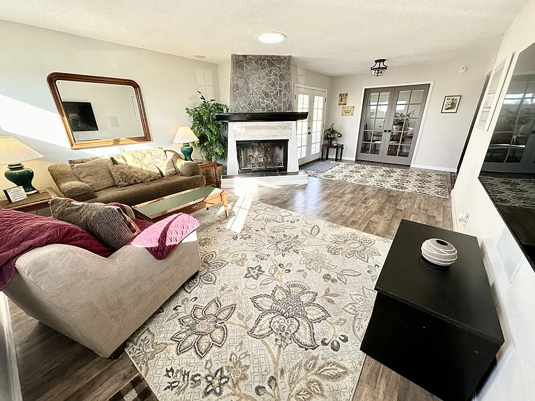 13368 Camino Del Norte NE — Photo 1