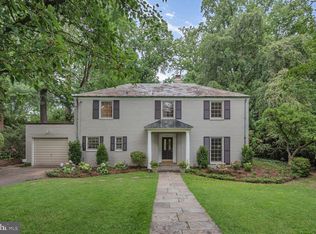 9701 W Bexhill Dr, Kensington, MD 20895