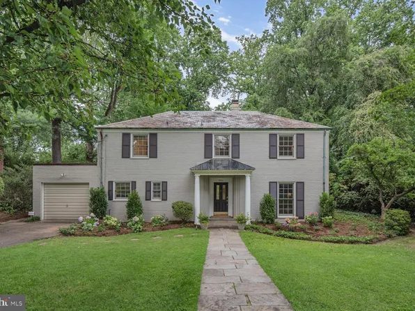 9701 W Bexhill Dr, Kensington, MD 20895