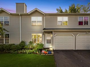 2033 Westview Ln, Round Lake Beach, IL 60073