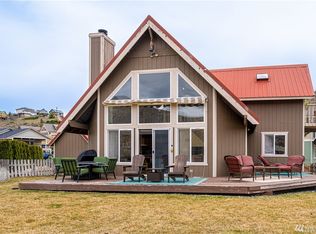 385 Lake Front Rd, Orondo, WA 98843