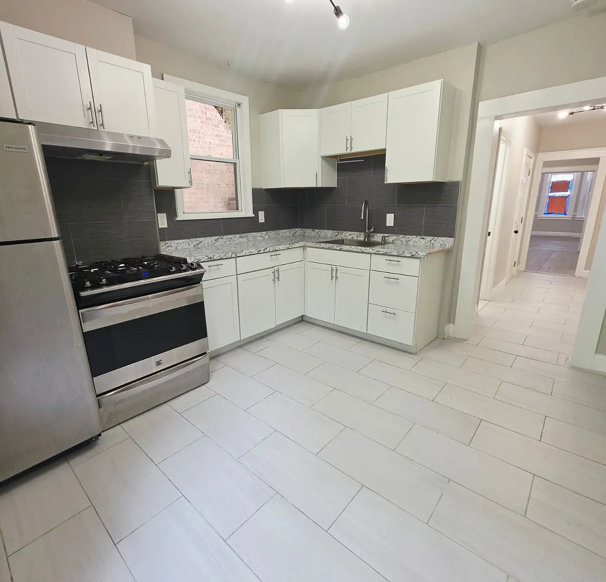 3 bed, $2,350 — Photo 2