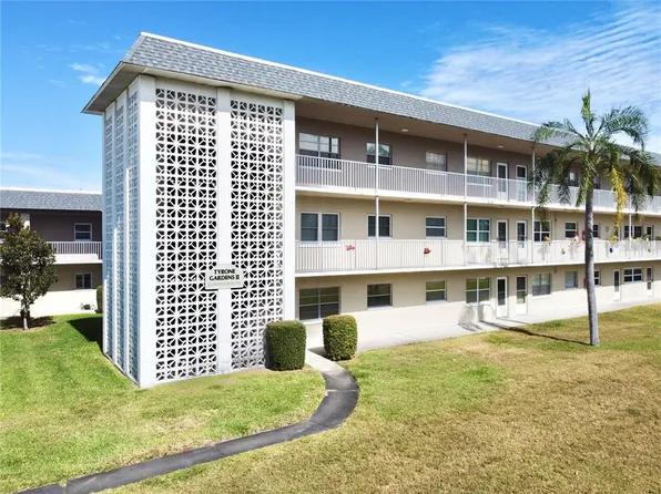 5725 12th Ave N Unit 201D, Saint Petersburg, FL 33710