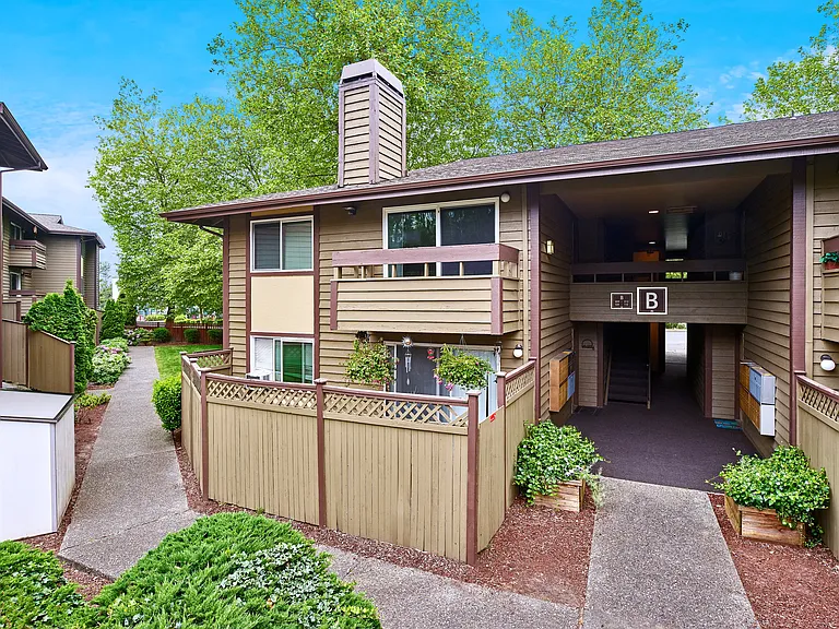 Heritage Grove — Photo 12
