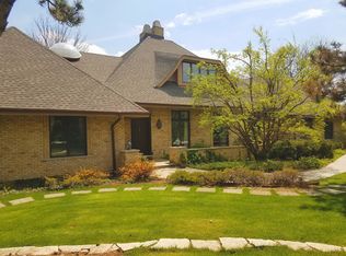 8415 Charles Ct, Downers Grove, IL 60516