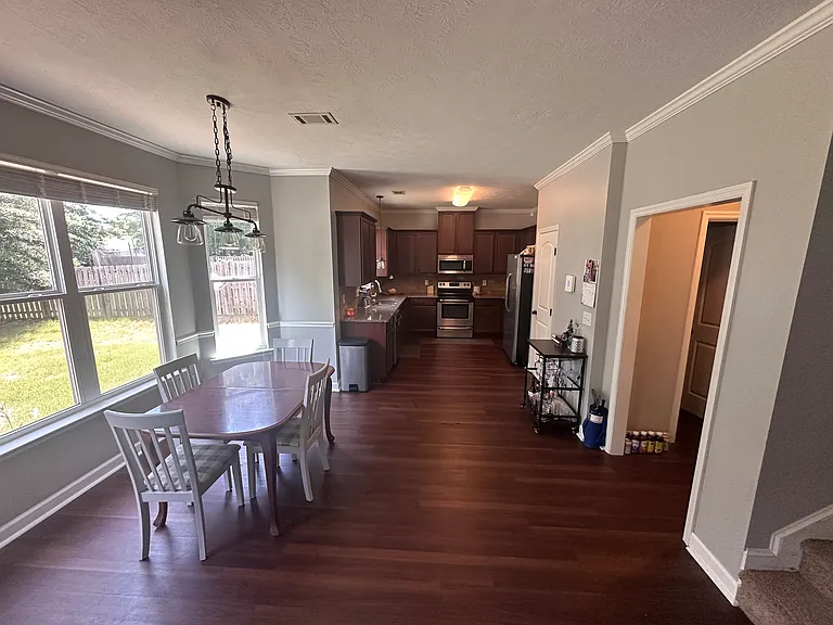 511 Sebastian Dr — Photo 8