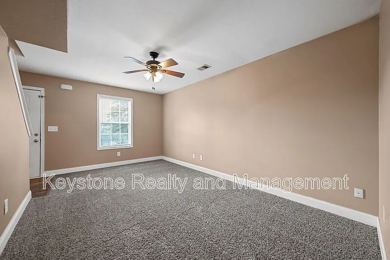 2 bed, 1.5 bath, 1050 sqft, $995 — Photo 4