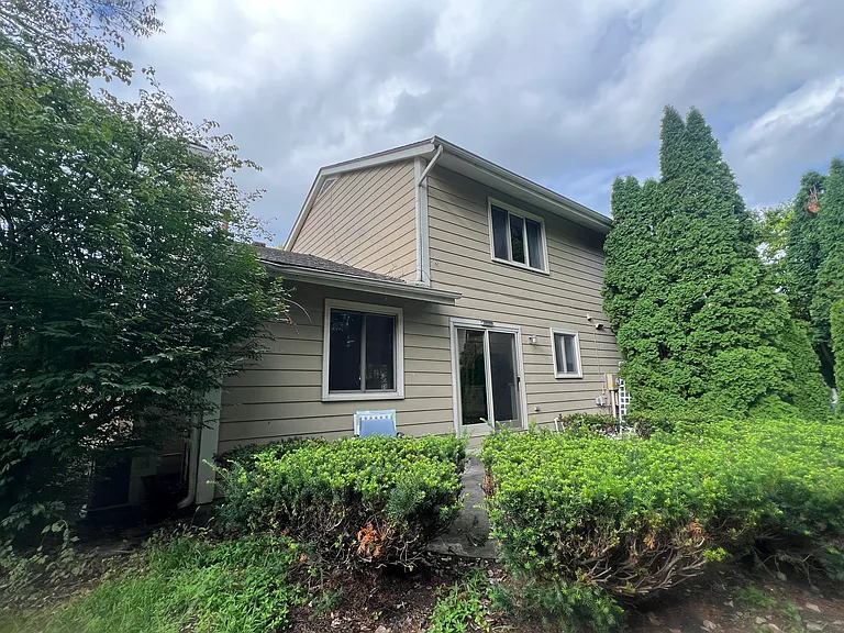 6753 Woodmeadow Dr — Photo 10