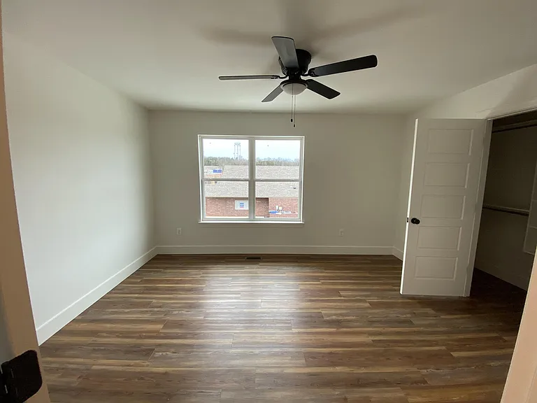 1940 Cambridge Village Dr — Photo 13