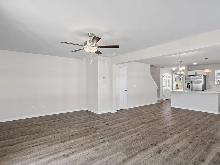1012 Peony Ln — Photo 18