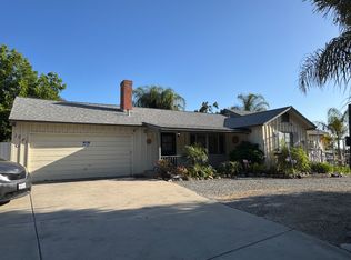 1561 E Mission Rd E, Fallbrook, CA 92028