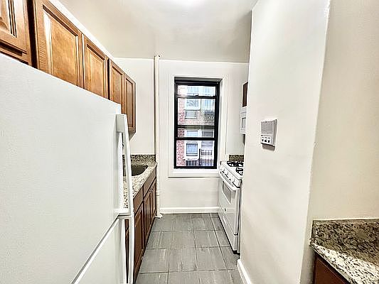 1st image of 4019 79th St APT 3D
