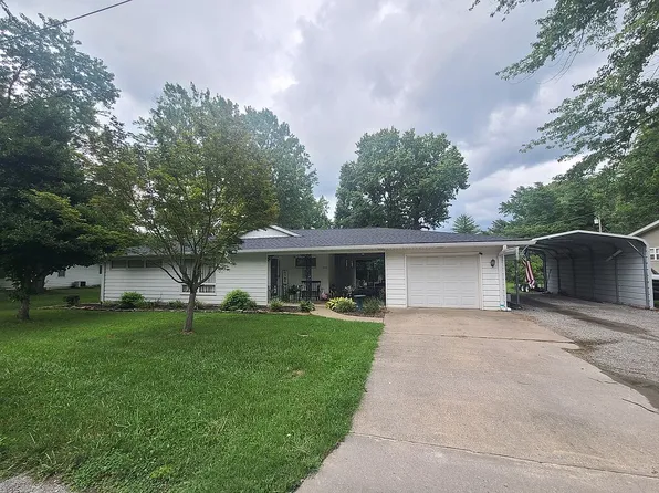720 Sheridan Dr, Benton, IL 62812