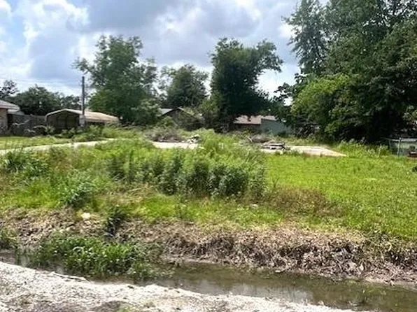 2921 Crockett St, Westlake, LA 70669