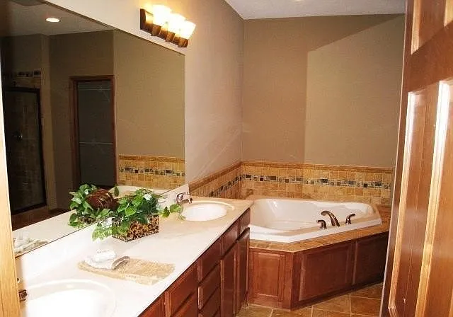 10778 Falling Water Ln #B — Photo 10