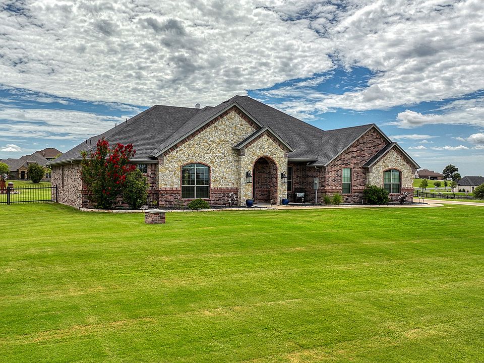 1st image of 321 Canyon West Dr