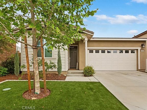 2nd image of 360 Elizabeth Ct
