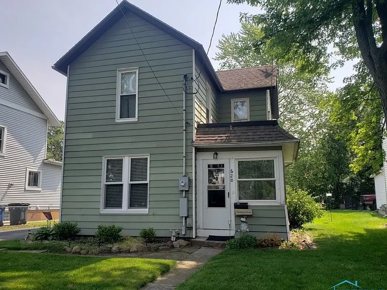 620 N Main St — Photo 1