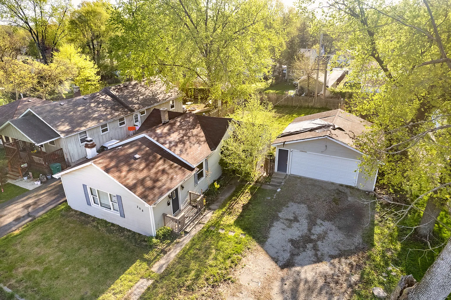 208 S Park Rd photo 1