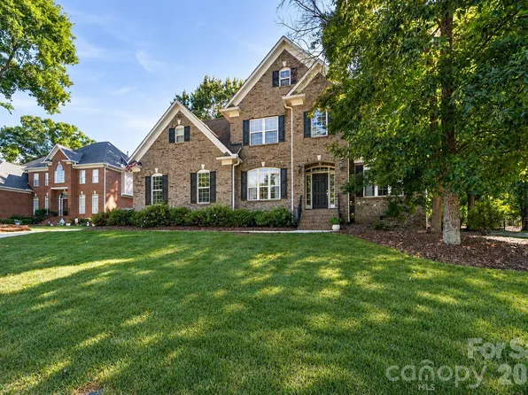 2612 Albatross Ln, Matthews, NC 28104