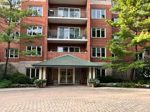 3900 W Bryn Mawr Ave APT 208, Chicago, IL 60659