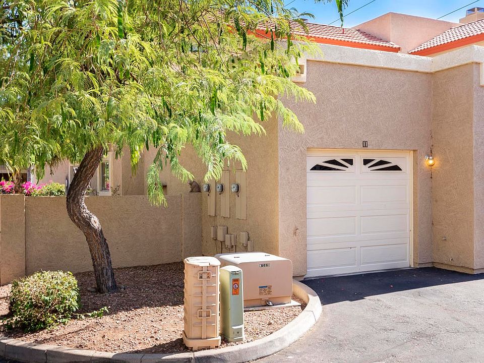 Corner Unit with Garage