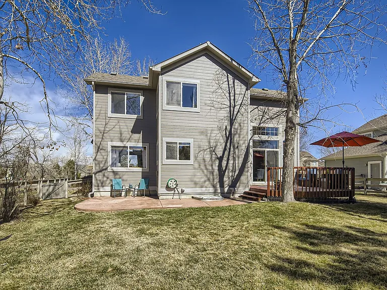 3974 Hawthorne Cir — Photo 25