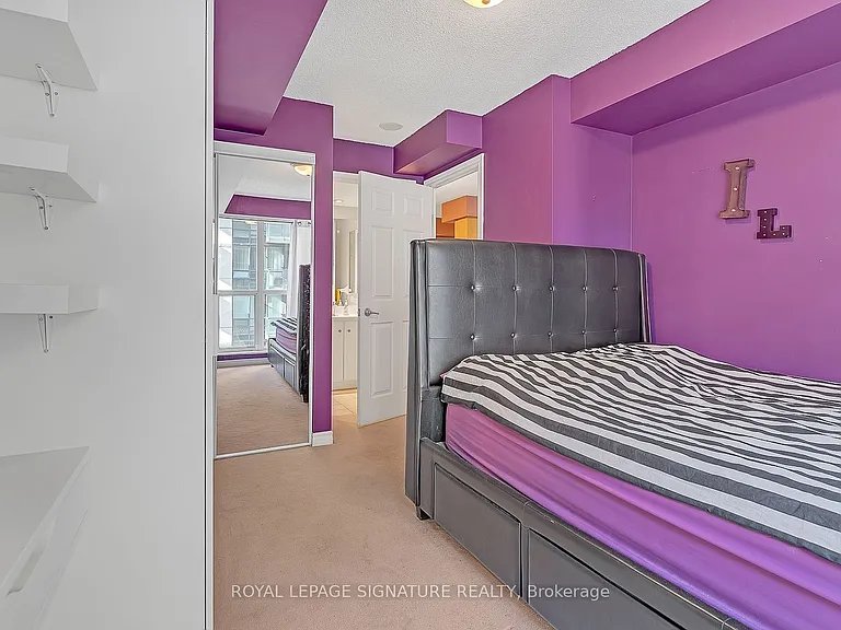 270 Wellington St W #710 — Photo 13