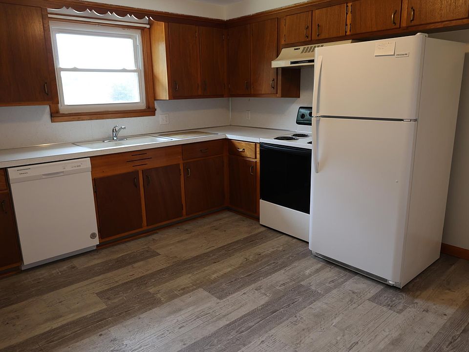 2nd image of 1748 E Main St