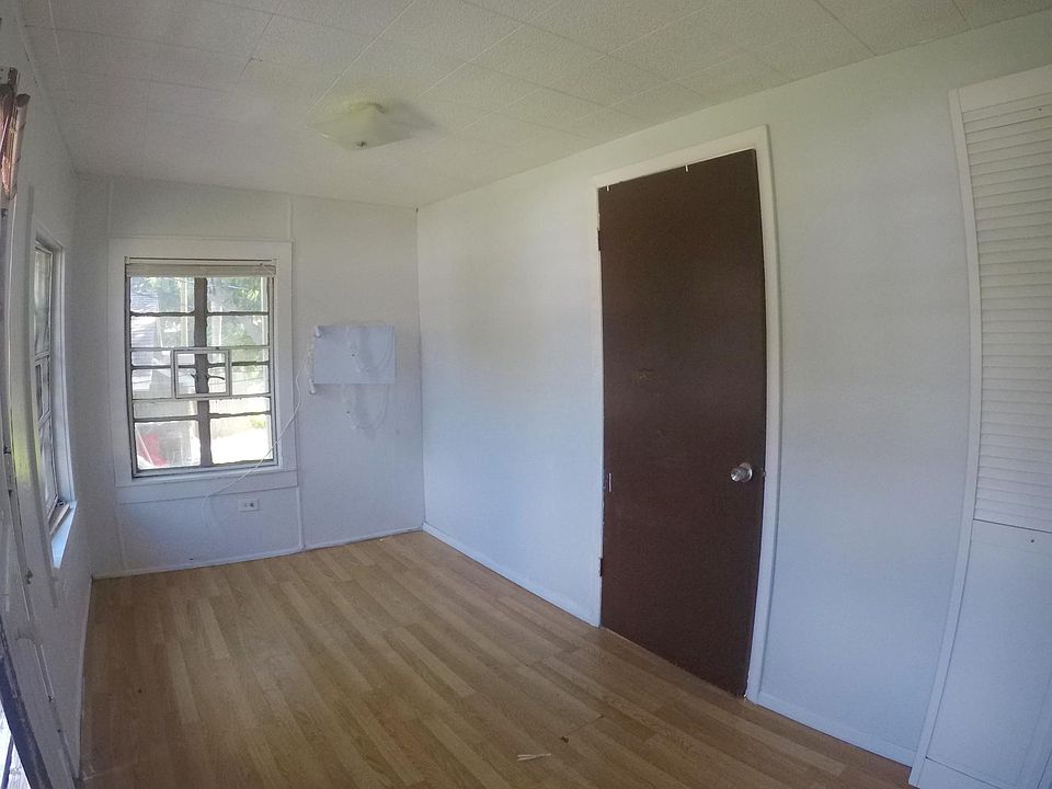 2nd image of 5514 44th St N