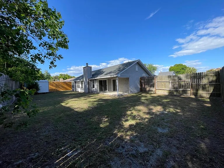 140 Treasure Palm Dr — Photo 28