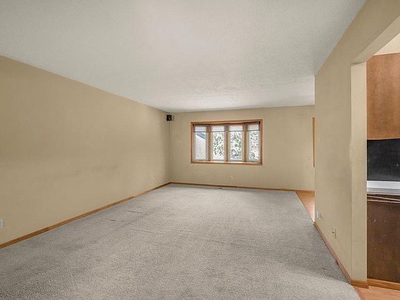 2nd image of 244 W Eagle Lake Dr