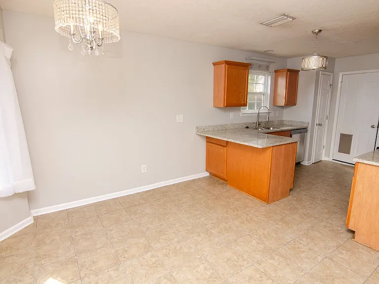 1912 Portview Dr — Photo 7