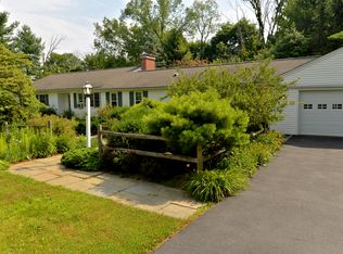 8 Obtuse Rd N, Brookfield, CT 06804