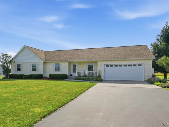 4410 Green Rd, Lockport, NY 14094